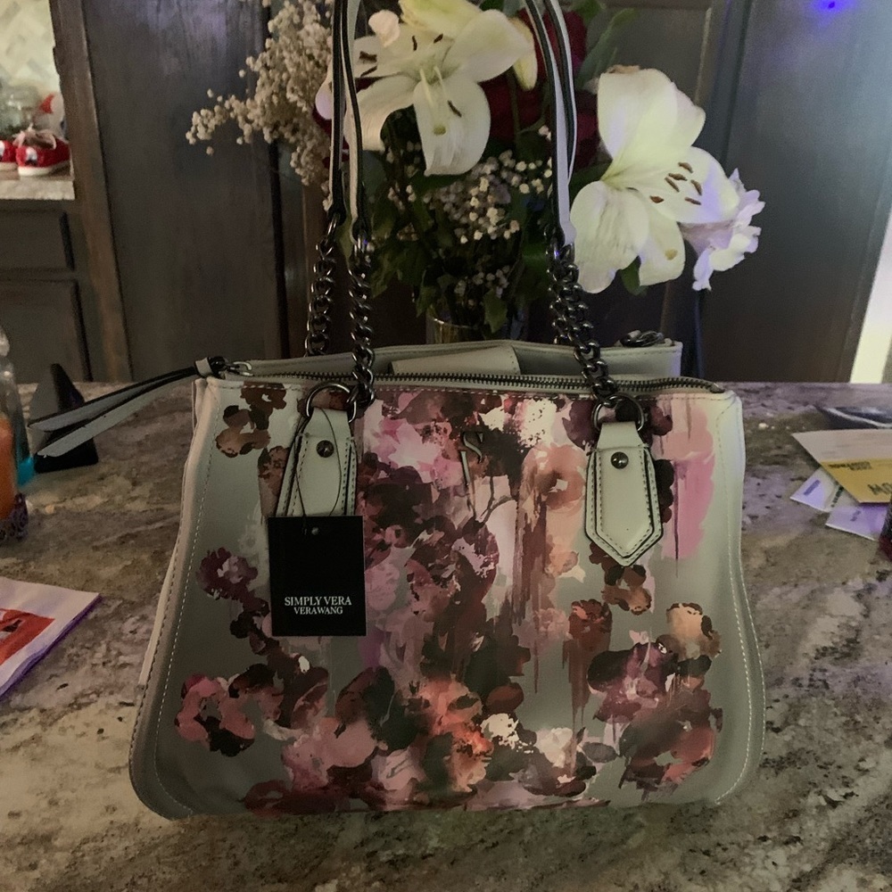 NWT  Vera Wang .